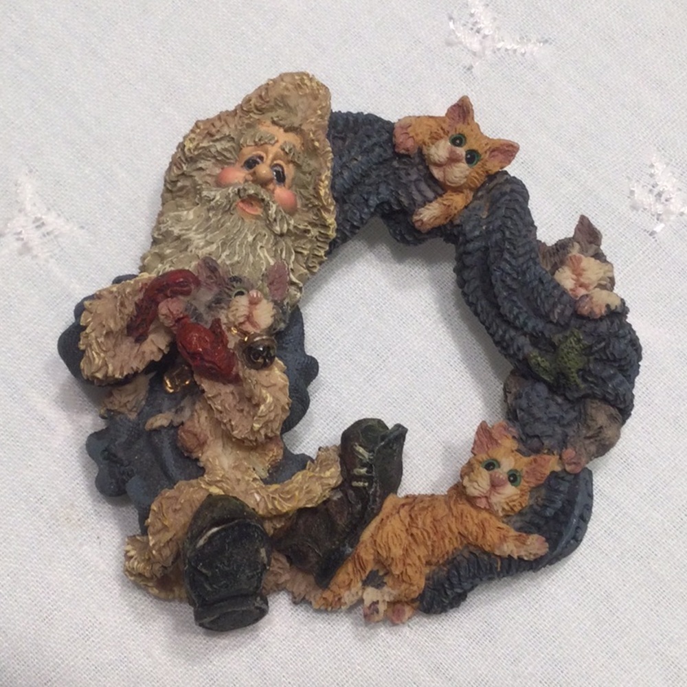 Boyds Bears and Friends Bearded Man Wreath with Four Cats​